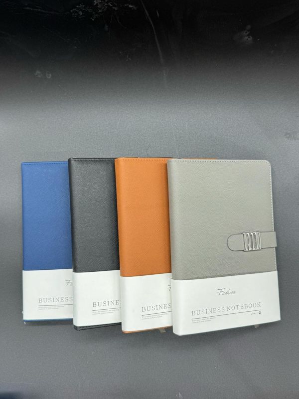 Блокнот недатированный  формат А5 в клетку твердый обложка