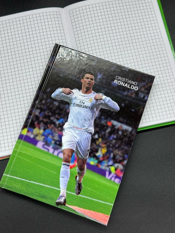 Блокноты с твоими любимыми футбольными звездами А5 в упаковке 24шт твердый переплет в клетку