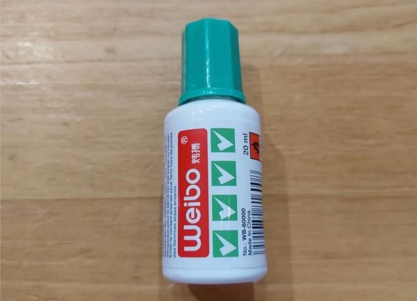 Корректор с кисточка Weibo 20мл в пачке 10шт