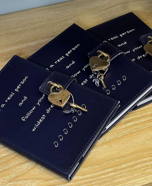 Блокноты собственного производства формат А6 в линейку твердый обложка